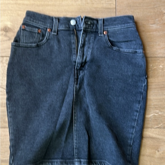 Levi's Charcoal Pencil Skirt - Picture 1 of 3